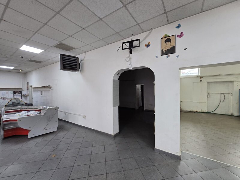 Bacau, spatiu comercial in inima cartierului Cornisa