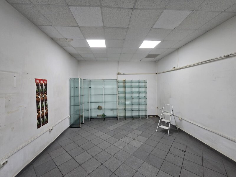 Bacau, spatiu comercial in inima cartierului Cornisa