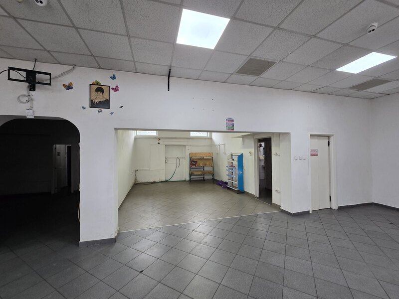 Bacau, spatiu comercial in inima cartierului Cornisa