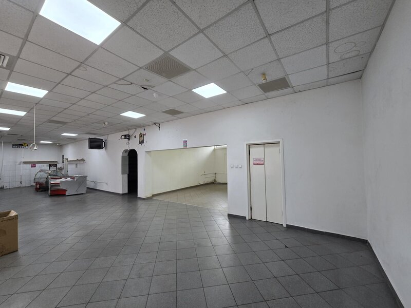 Bacau, spatiu comercial in inima cartierului Cornisa