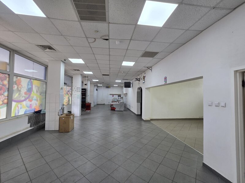 Bacau, spatiu comercial in inima cartierului Cornisa